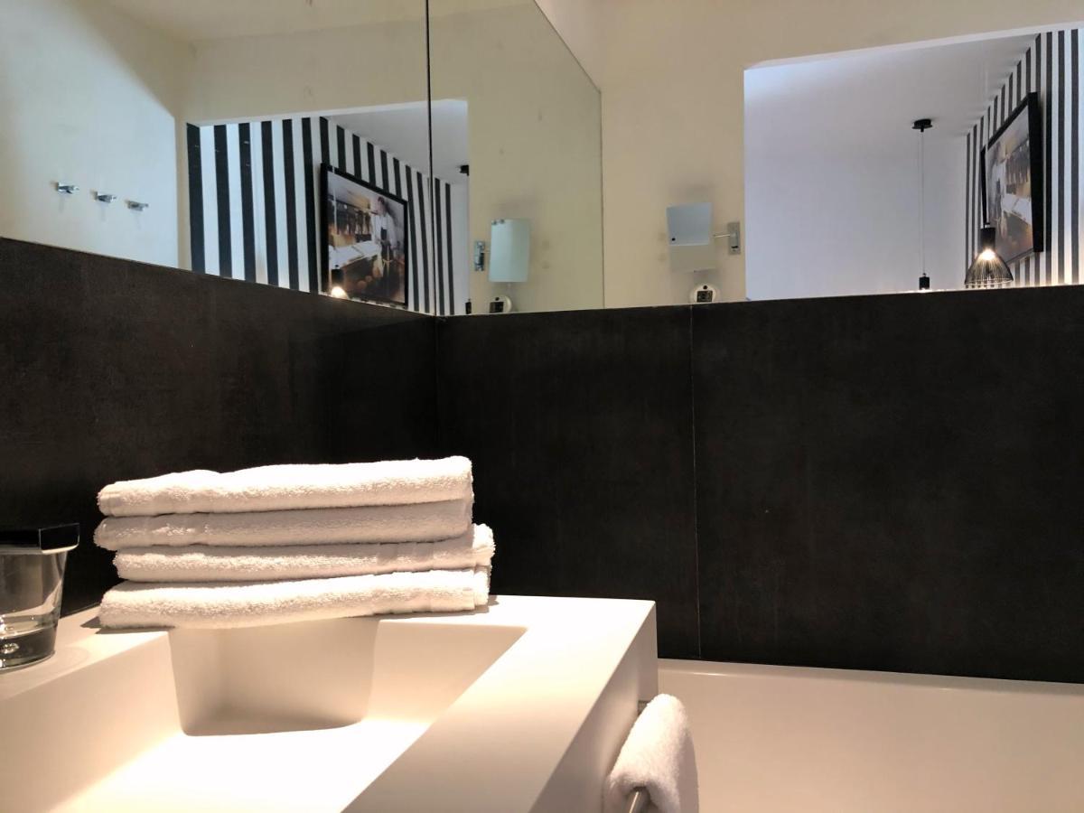Le Pre Du Moulin - Maison Alonso - Hotel & Restaurant Sérignan-du-Comtat Exteriör bild
